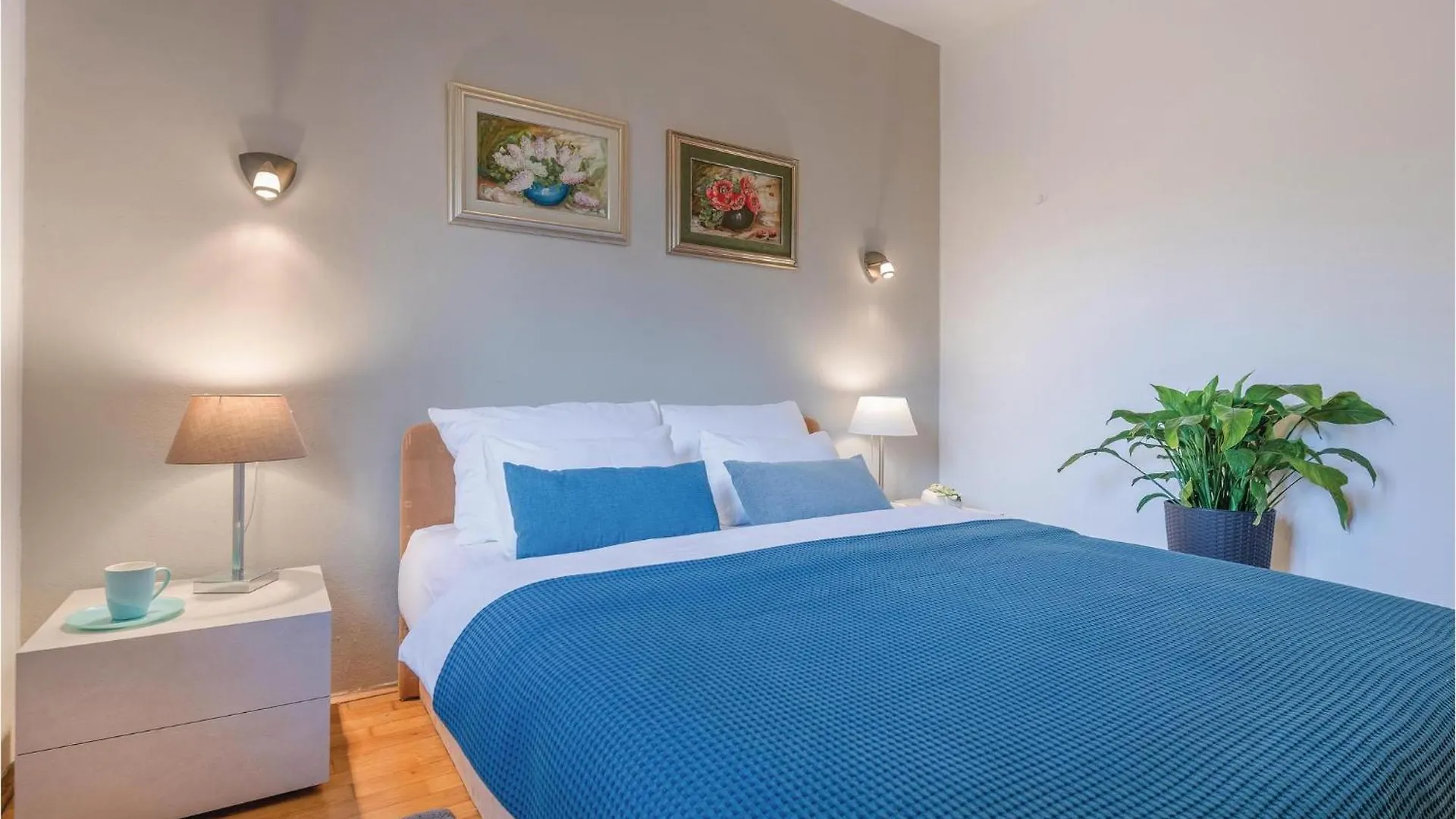 Beautiful Home In Bale With Kitchen