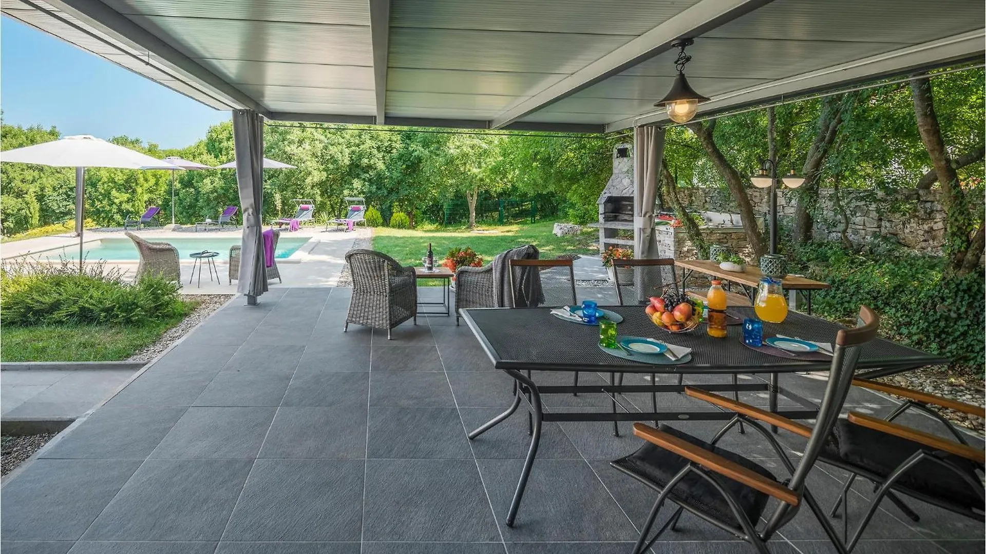 Beautiful Home In Bale With Kitchen