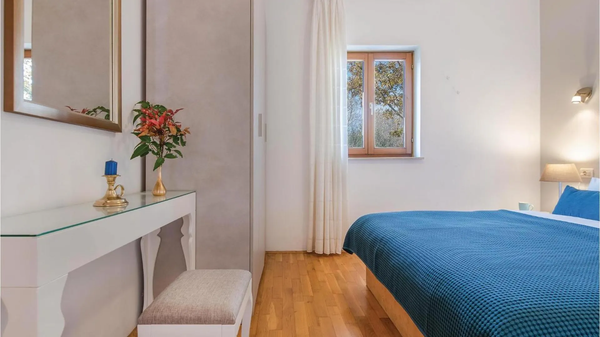 Beautiful Home In Bale With Kitchen